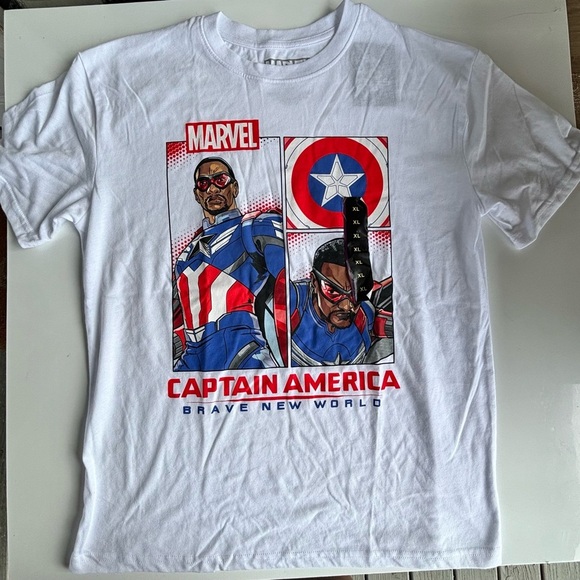 Marvel Red and White Graphic Tee - Picture 3 of 8